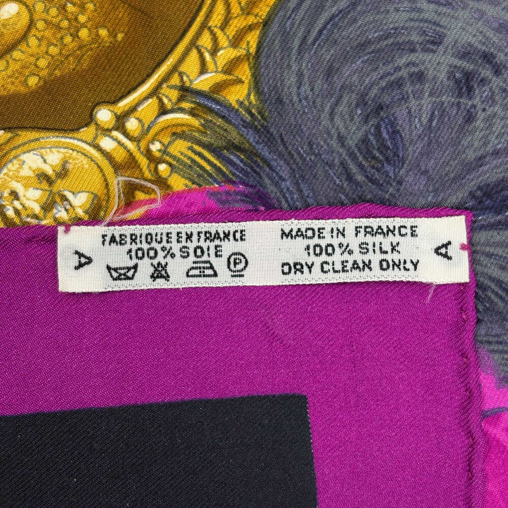 Hermès HERMES Carré 90 "CASQUES et PLUMETS" Faceless Helmet Scarf, Silk, Purp... - Picture 2 of 4